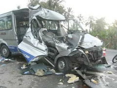 Clip: Điều tiết giao thông sai lầm, cảnh sát gây họa