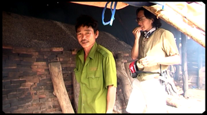 Chàng trai Ba Lan ghé thăm làng muối Việt Nam