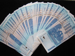 Đổi tiền lì xì Tết: 'Cò' hét giá 2 đổi 1