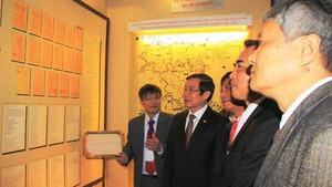 Bộ trưởng Nguyễn Bắc Son dự triển lãm khẳng định chủ quyền Hoàng Sa, Trường Sa