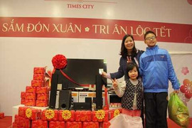 Tưng bừng nhận quà tại hệ thống TTTM Vincom Mega Mall