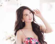 Ngọc Trinh gợi cảm ở sân bay, Angela Phương Trinh quyến rũ