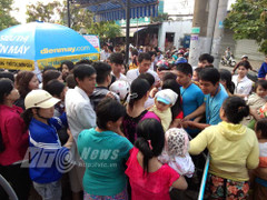 Chen lấn ngộp thở 'săn' hàng giảm giá cuối năm