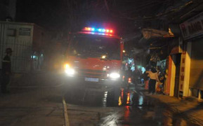 Hà Nội: Tham gia chữa cháy, một cảnh sát nhập viện