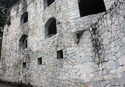 Người đàn bà hì hục xây dựng ‘thành phố kỳ quái’ ở Sapa