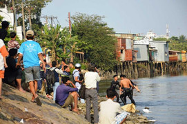 Tắm kênh mừng nghỉ tết, hai học sinh chết đuối thương tâm