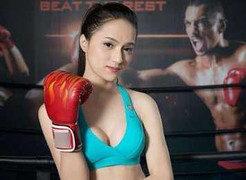 Hương Giang chuyển giới áo hai dây, vòng một căng tròn