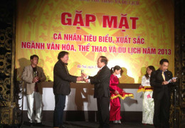 NSƯT Ngọc Khang: Nghệ sỹ biểu diễn xuất sắc năm 2013