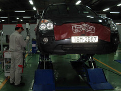 Ùn ùn mang xe đi đăng kiểm, bảo dưỡng