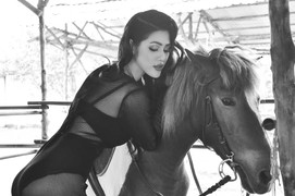 'Tình cũ' Hà Dũng - Đinh Phương Ánh khoe vòng ba bốc lửa