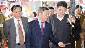 Chủ tịch tỉnh “trảm” quản lý thị trường tại chợ