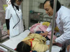 Mổ bắt thai khi mẹ hôn mê 3 tháng: Phép nhiệm màu