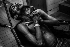 Bộ ảnh 39 ngày cuối cùng của bệnh nhân mắc bệnh ung thư gây xúc động mạnh