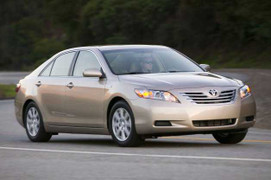 Phanh có vấn đề, 30.000 xe Camry bị điều tra