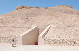 Đột nhập lăng mộ cổ bên trong Thung vũng các vị Vua