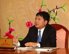 Bộ trưởng Đinh La Thăng tiễn chuyến tàu cuối đêm giao thừa