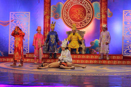 Trực tiếp Táo quân 2014: Táo Kinh tế và biểu đồ hình cua