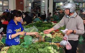 Đà Nẵng: 'Ù tai' với phiên chợ cuối năm