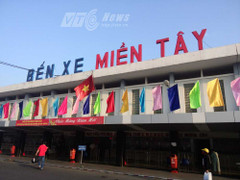 TP.HCM: Bến xe miền Tây thưa vắng chiều tối 30 Tết