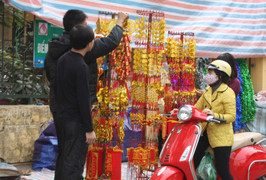 Nhộn nhịp không khí mua sắm ngày 30 Tết