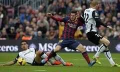 Barca bất ngờ 'lì xì' năm mới cho Valencia