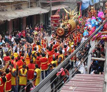 Tưng bừng hội rước pháo làng Đồng Kỵ