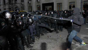 Hơn 50.000 người biểu tình chống chính phủ ở Ukraine