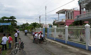 Làng tỷ phú giữa ‘cánh đồng chó ngáp’