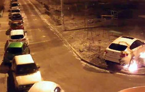 Đốt trộm BMW của hàng xóm trong đêm bị camera ghi lại