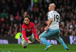 Chăm 'ăn vạ', Man Utd xấu chơi bậc nhất Ngoại hạng Anh