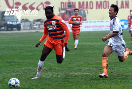 Vượt mặt các ông lớn, tân binh đất Mỏ lên top 2