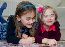 Hình ảnh cô bé Down xinh đẹp