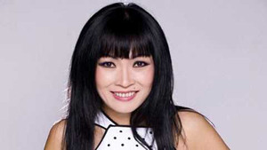 Phương Thanh gây sốc với phong bì đựng cát - xê 8 tỷ