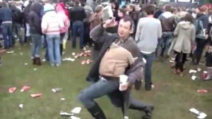 Cười sái hàm với những màn say rượu không tưởng