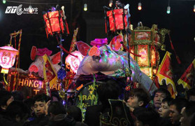 Nghẹt thở đưa 'ông' Lợn vào cấm cung