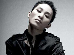 Tùng Dương mang ‘Độc đạo' chinh phục khán giả Pháp