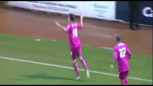 Clip: Ăn mừng bàn thắng theo kiểu Flappy Bird