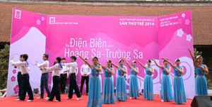 Ngày thơ Việt Nam 2014: Thịt gác bếp, ngô vùng cao lẫn vào thơ