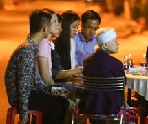 Vợ chồng Hà Tăng chia buồn cùng đạo diễn Quang Dũng