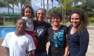 'Chung thủy' như Roberto Carlos: 6 vợ, 8 con