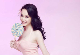 Thủy Top, Anglea Phương Trinh diện nội y nóng bỏng