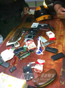 Cảnh sát truy bắt 2 du côn có súng giữa Sài Gòn