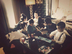 Những khoảnh khắc đời thường hiếm hoi của Hà Hồ, Cường Đô la