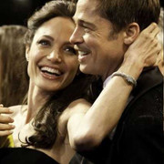 Khoảnh khắc làm 'tan chảy trái tim' của Brad Pitt – Angelina Jolie