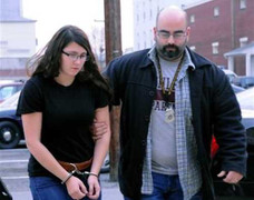 Thiếu nữ 19 tuổi tự thú giết người hàng loạt chấn động dư luận