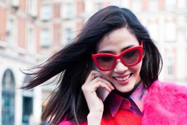 Hoàng Thuỳ dẫn đoàn quân 'xâm chiếm' làng thời trang quốc tế?