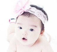 Xuân Lan lần đầu tiên khoe con gái trước công chúng