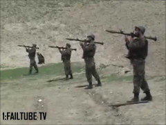 Những tai nạn bi hài khi quân đội luyện tập