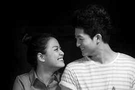 Hoàng Thuỳ Linh tình tứ với hot boy