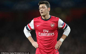 Ozil hiền từ, đẩy Arsenal vào cửa tử